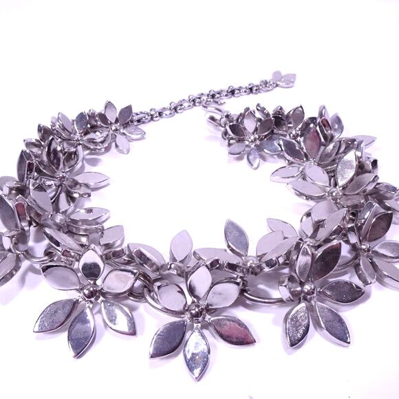 Neiman Marcus Lee Angel Silver Metal Flowers Link Statement Necklace NWT 498 - Picture 1 of 9